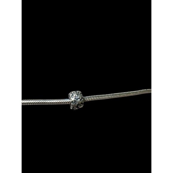 Authentic Pandora daisy sterling 925 silver clip charm - Picture 1 of 3